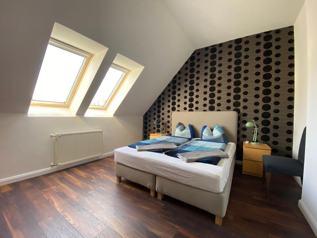 2 Bedroom 107 M2 Loft With Balcony Budapest Exterior photo