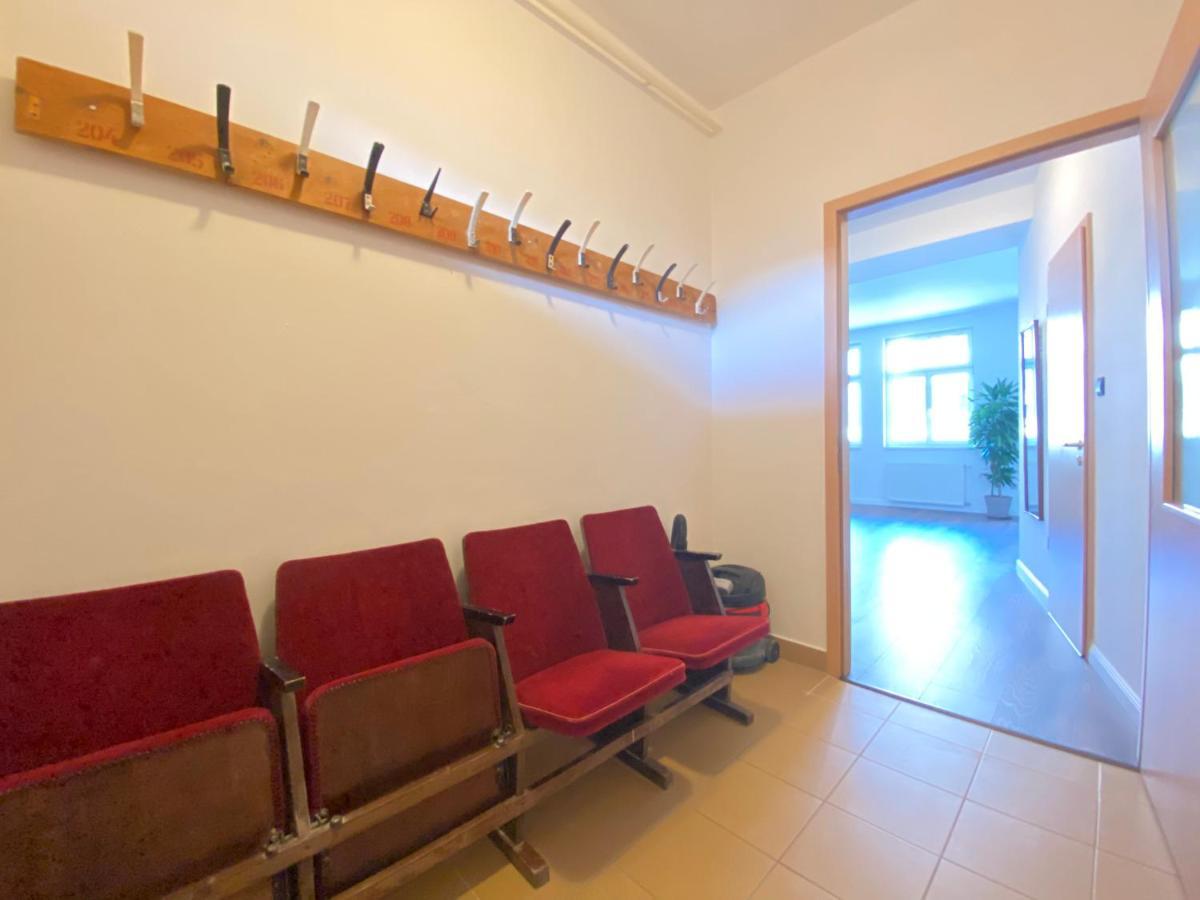 2 Bedroom 107 M2 Loft With Balcony Budapest Exterior photo