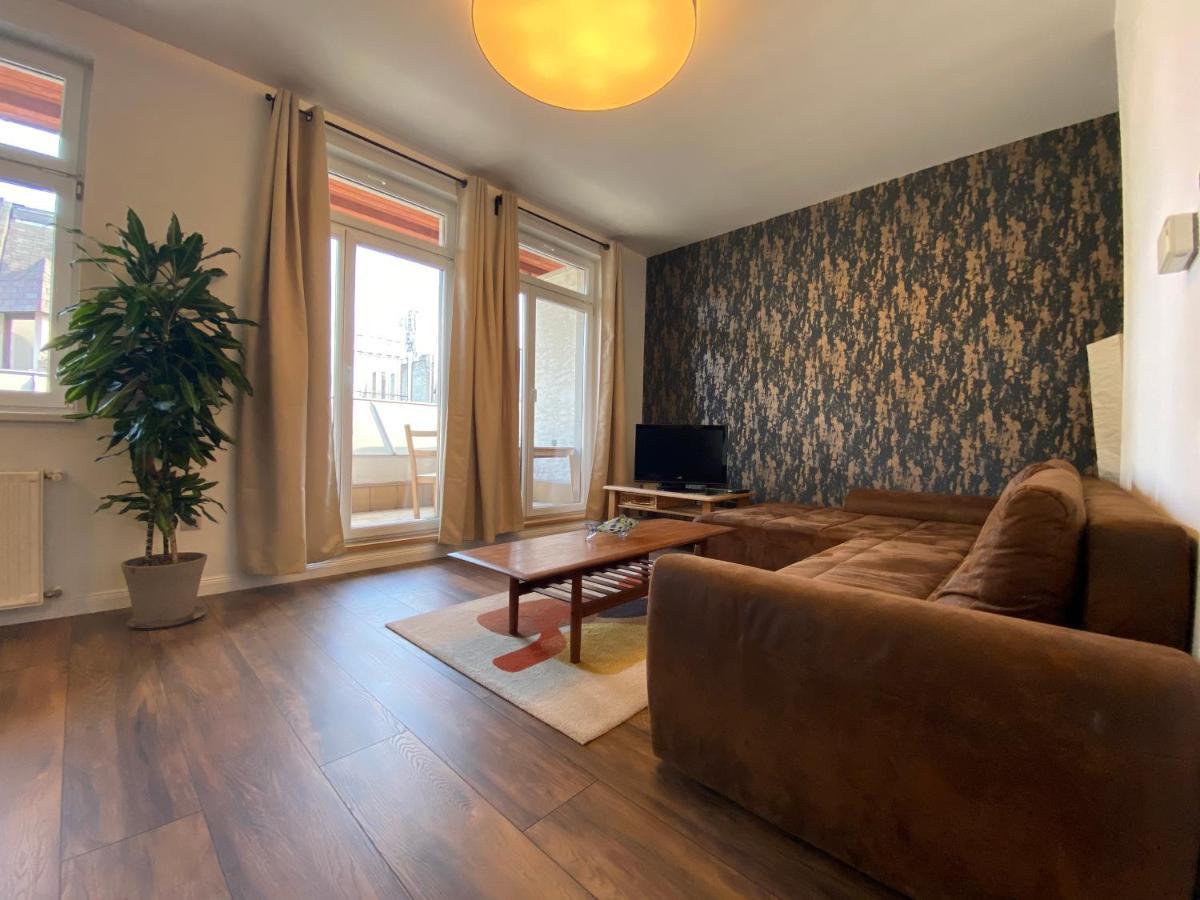 2 Bedroom 107 M2 Loft With Balcony Budapest Exterior photo