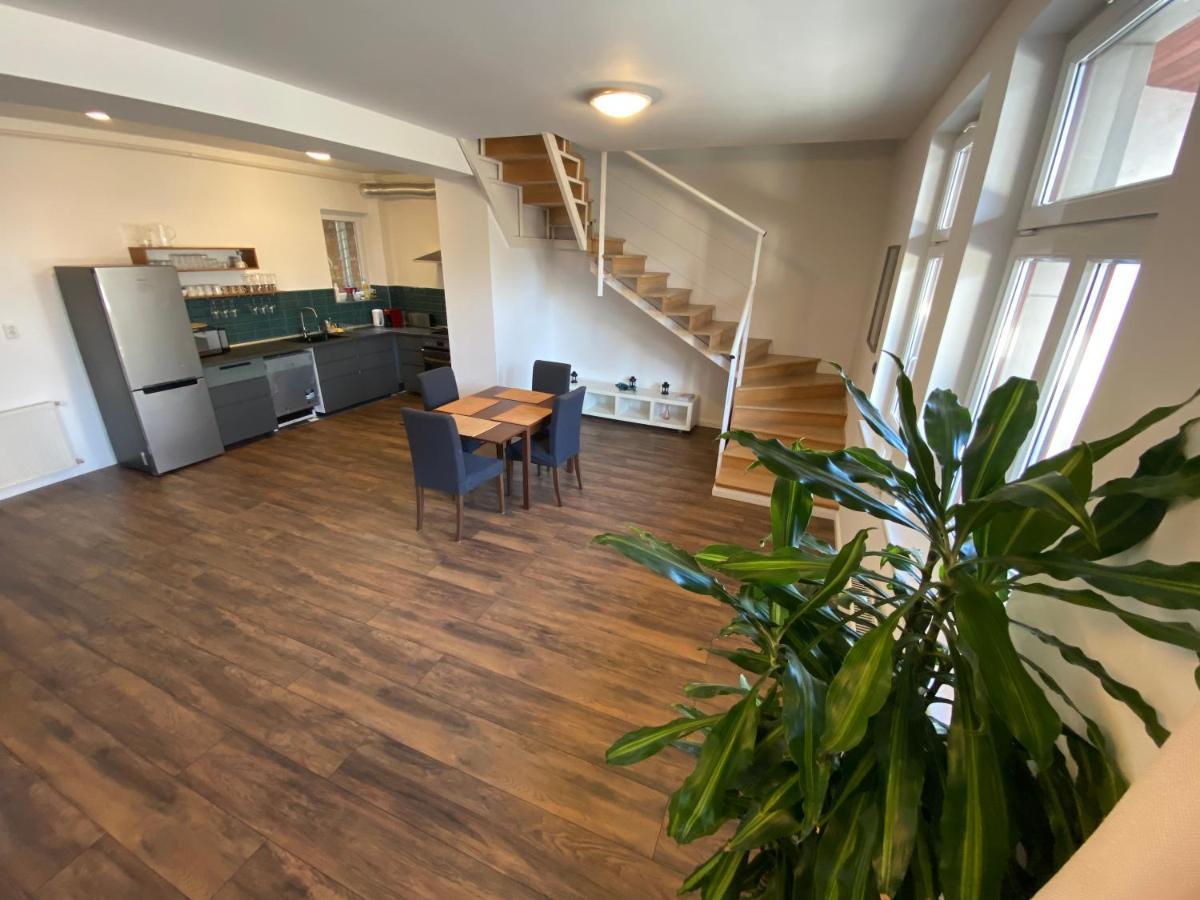2 Bedroom 107 M2 Loft With Balcony Budapest Exterior photo