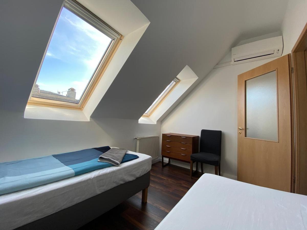 2 Bedroom 107 M2 Loft With Balcony Budapest Exterior photo
