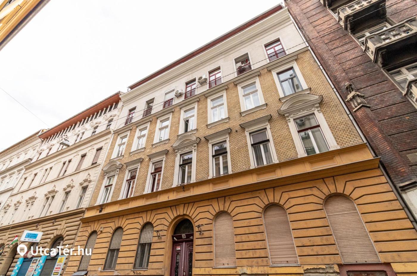 2 Bedroom 107 M2 Loft With Balcony Budapest Exterior photo